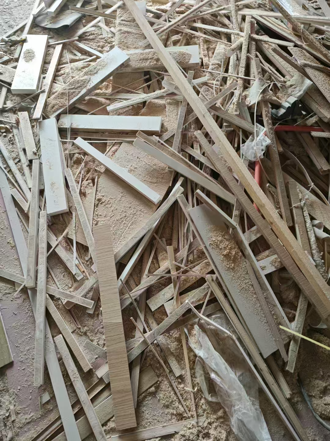 想看到是不是真木頭，請(qǐng)去工地哦